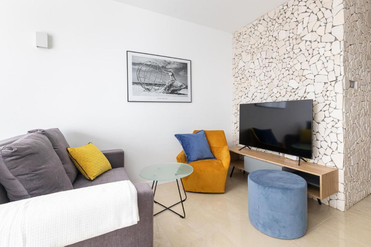 Sierpinskiego 1A - Studio With Balcony & Desk - Remote Work By Noclegi Renters Warsaw Exterior photo